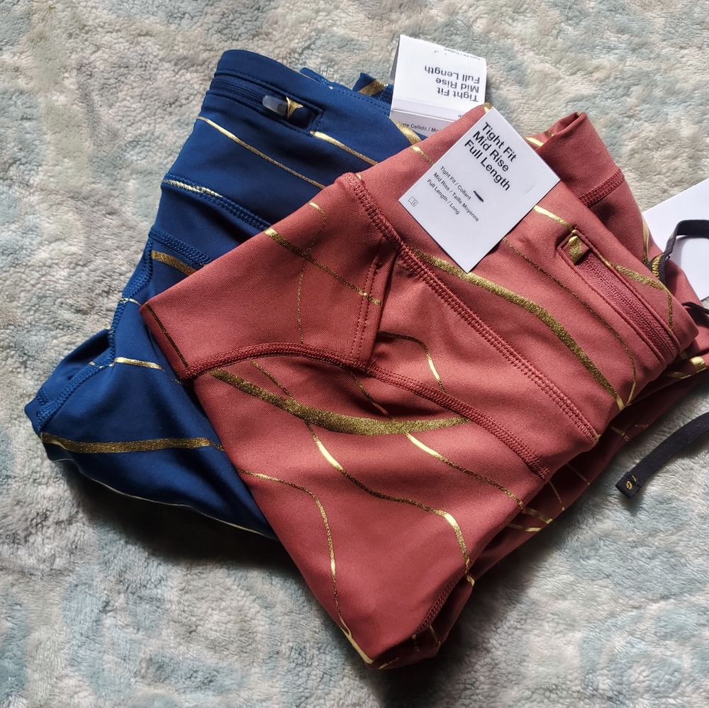 2 Nike Leggings